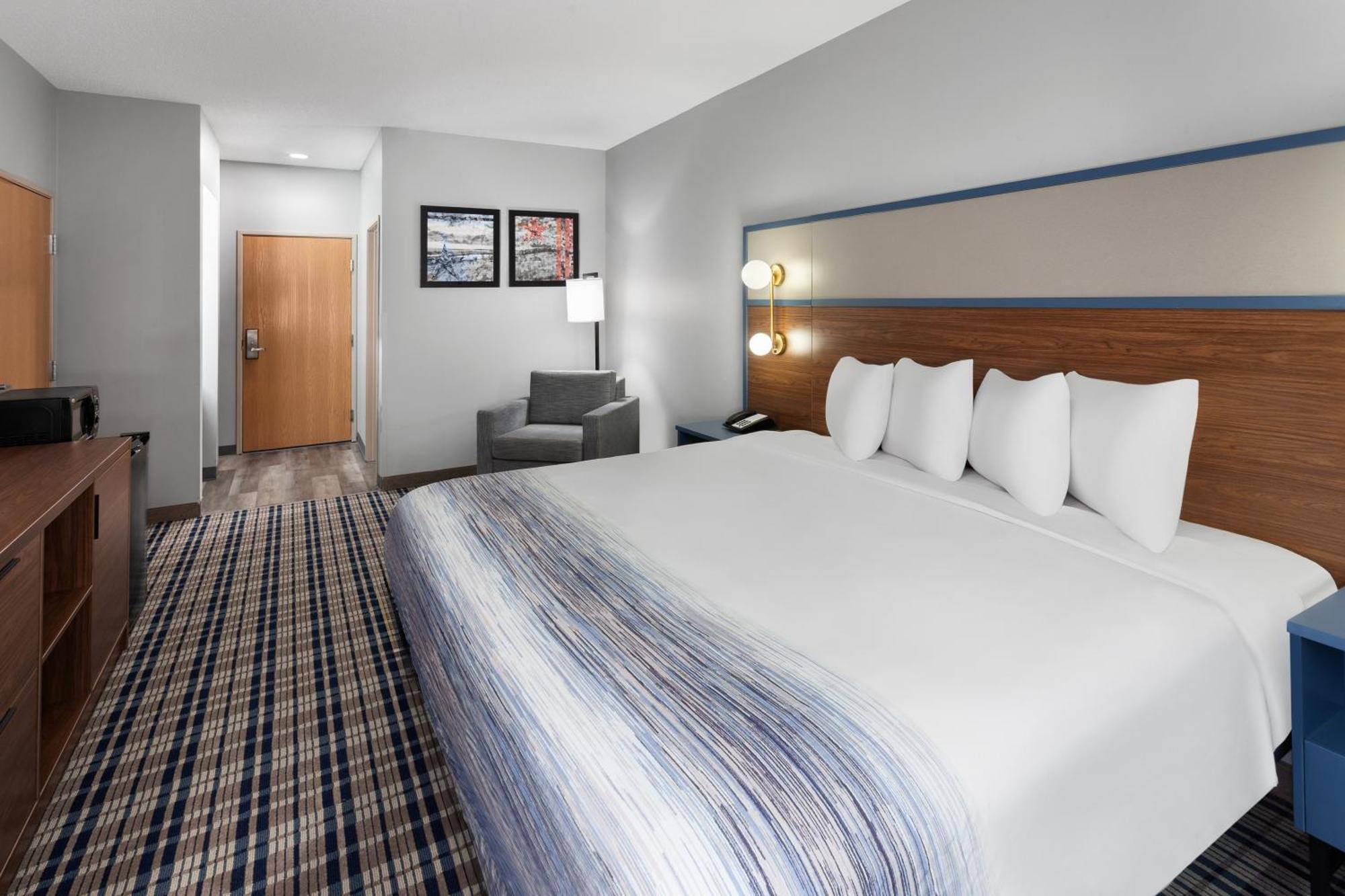 Americinn By Wyndham Eagle River Downtown Exterior photo